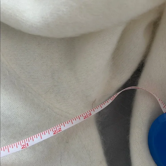 Lilysilk 100% Cashmere Collared Sweater. - Picture 10 of 12